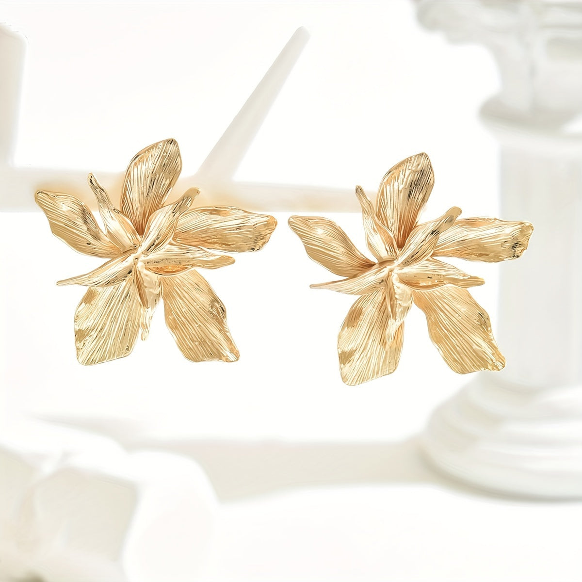 Lana | Boucles d'Oreilles Goutte Floral Doré