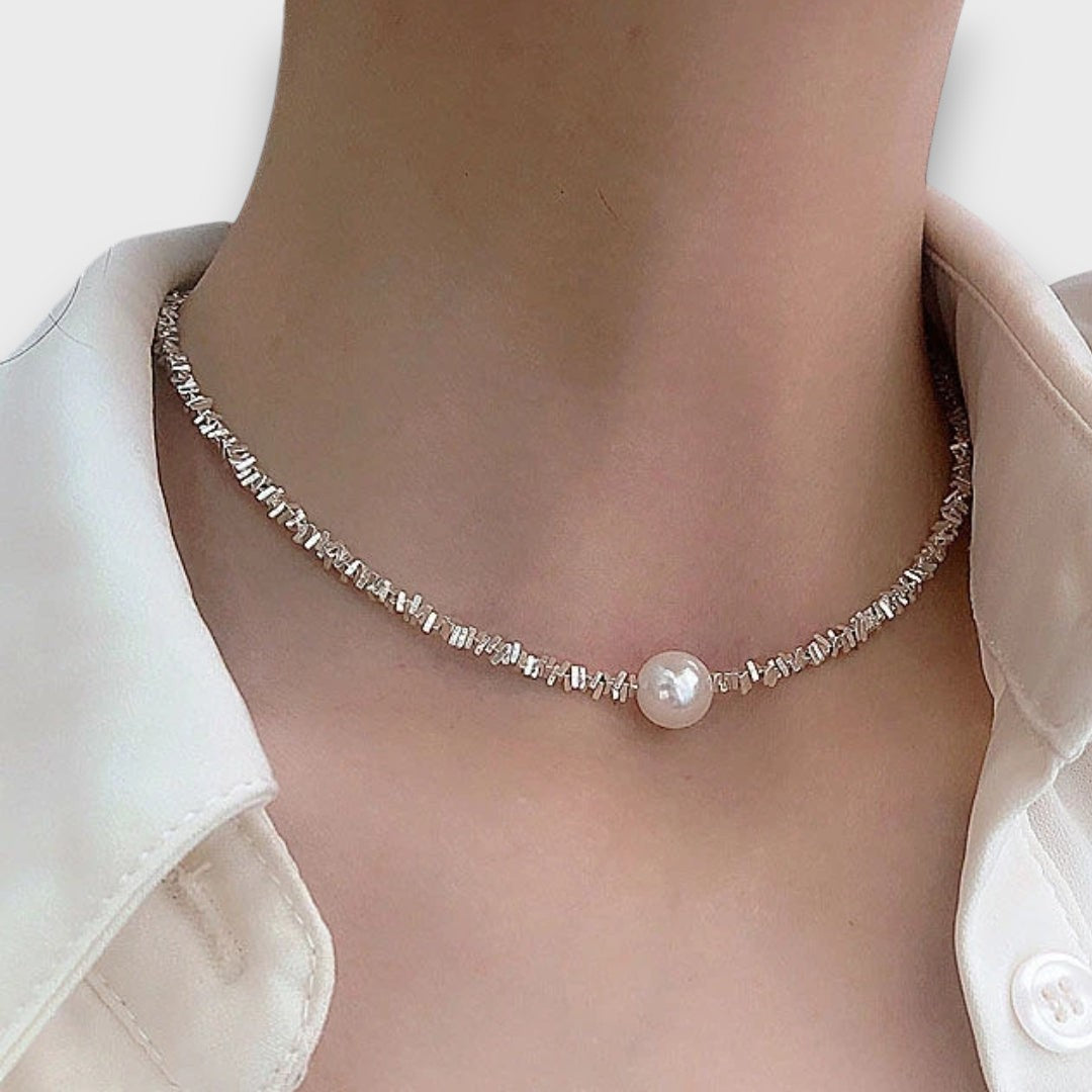 Eliriane – Collier délicat avec des perles brillantes