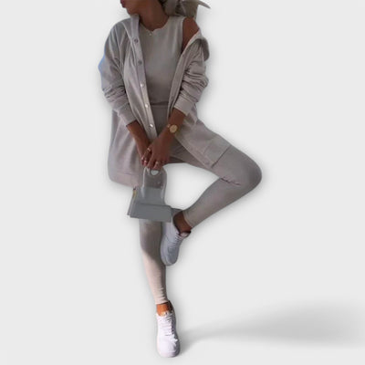 Ensemble de trois pièces avec cardigan