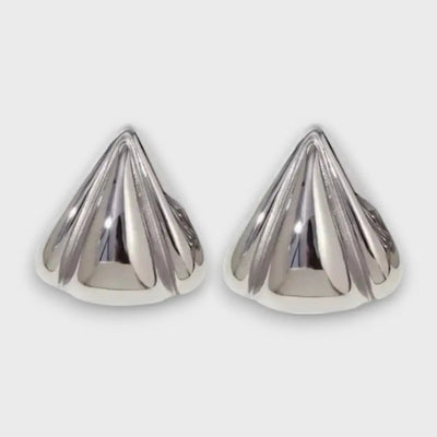 Nuna – Boucles d'oreilles dorées au caractère sculptural