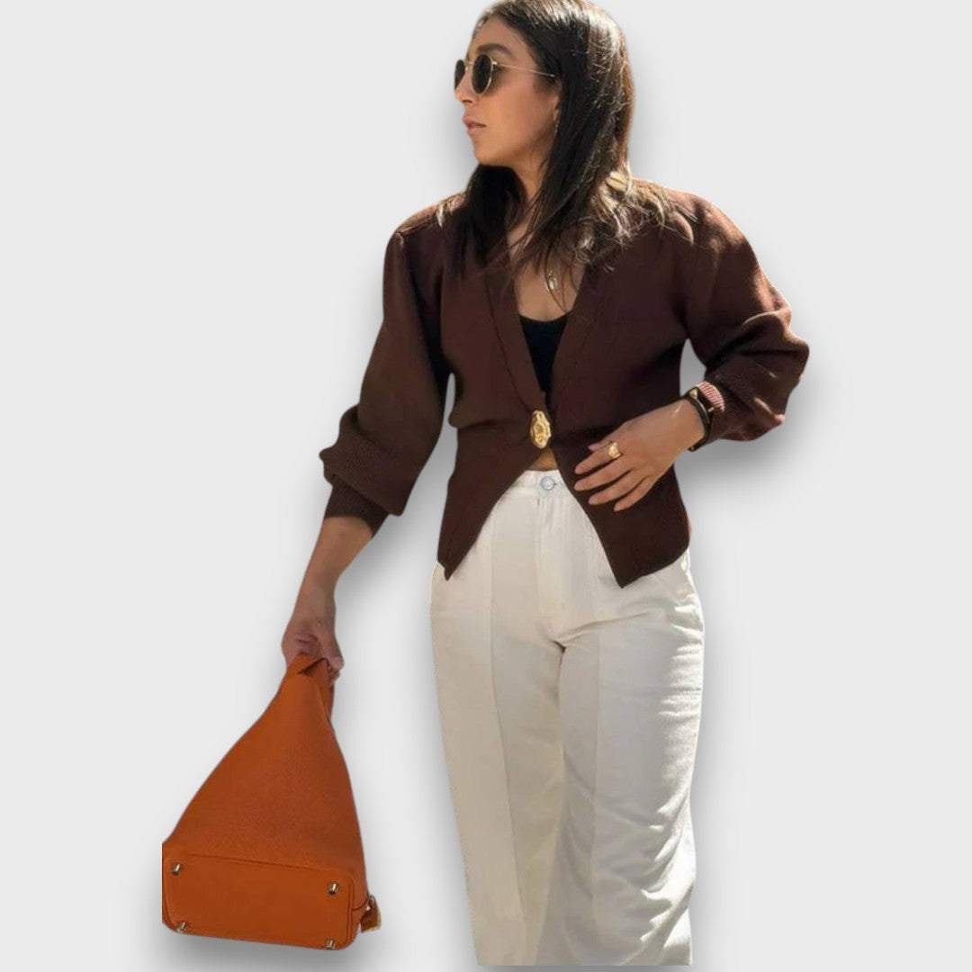 Enea – Cardigan avec décolleté en V profond et bouton doré