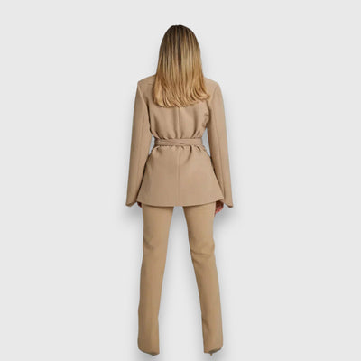 Jarela – Blazer à taille marquée