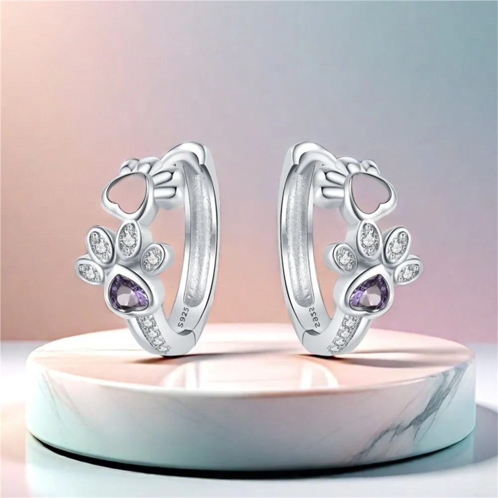 Boucles d'oreilles Paw Huggie en argent avec zircons et gemme en forme de cœur