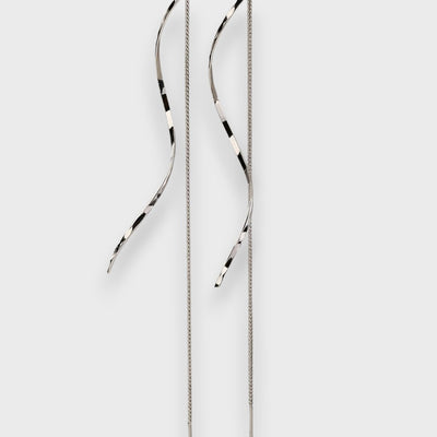 Elwira – Boucles d'oreilles longues en forme de vague