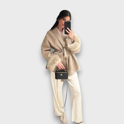 Gracelle – Manteau avec poignets en fourrure